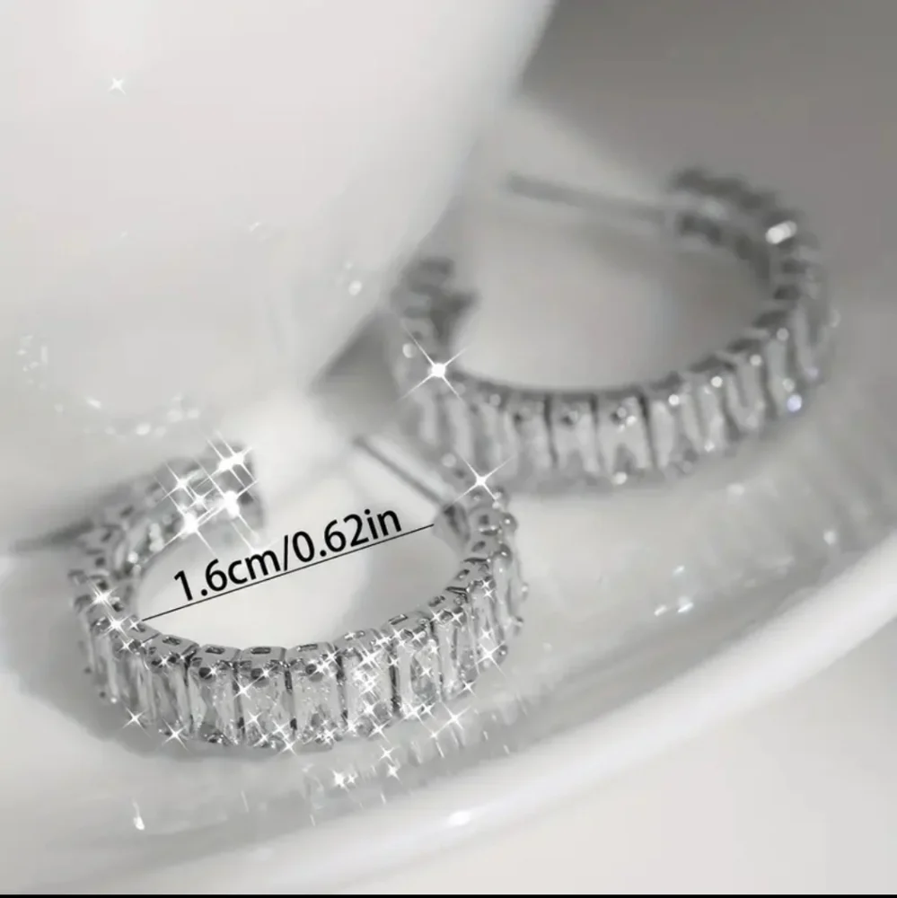 Sliver diamond hoop earrings - Picture 4 of 6